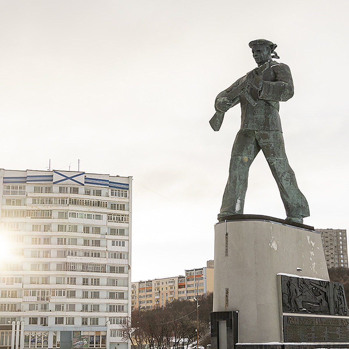 Старые теплосети, гаражная амнистия и обновление города. Какие проблемы  решают в Североморске - KP.RU