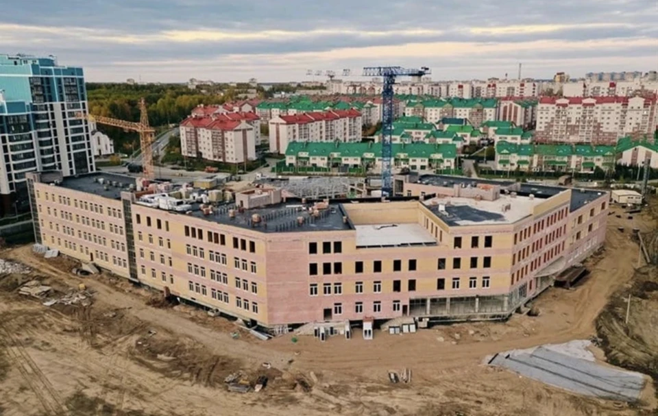 Следственный комитет проверяет ход строительства школы в Соловьиной роще. Фото: пресс-служба администрации Смоленской области.