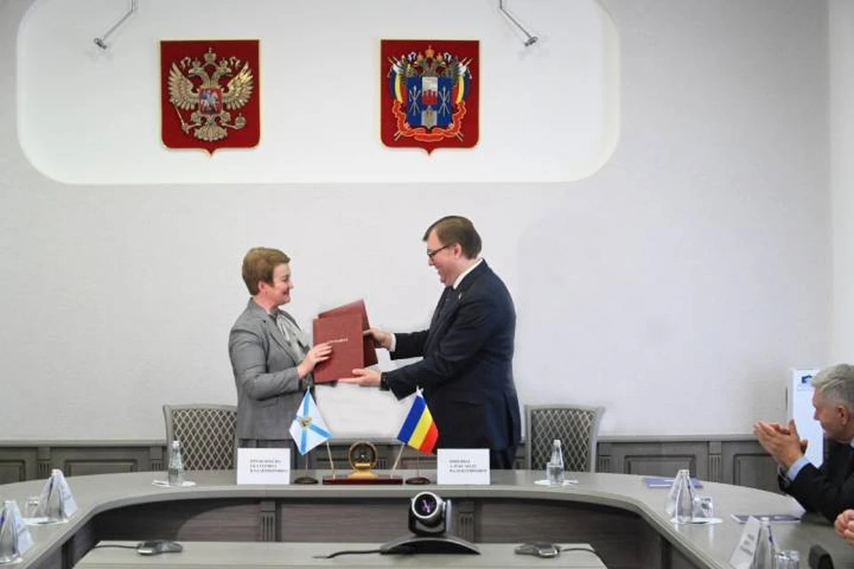 Донские и архангельские депутаты подписали соглашение о сотрудничестве. Фото: пресс-служба ЗС РО