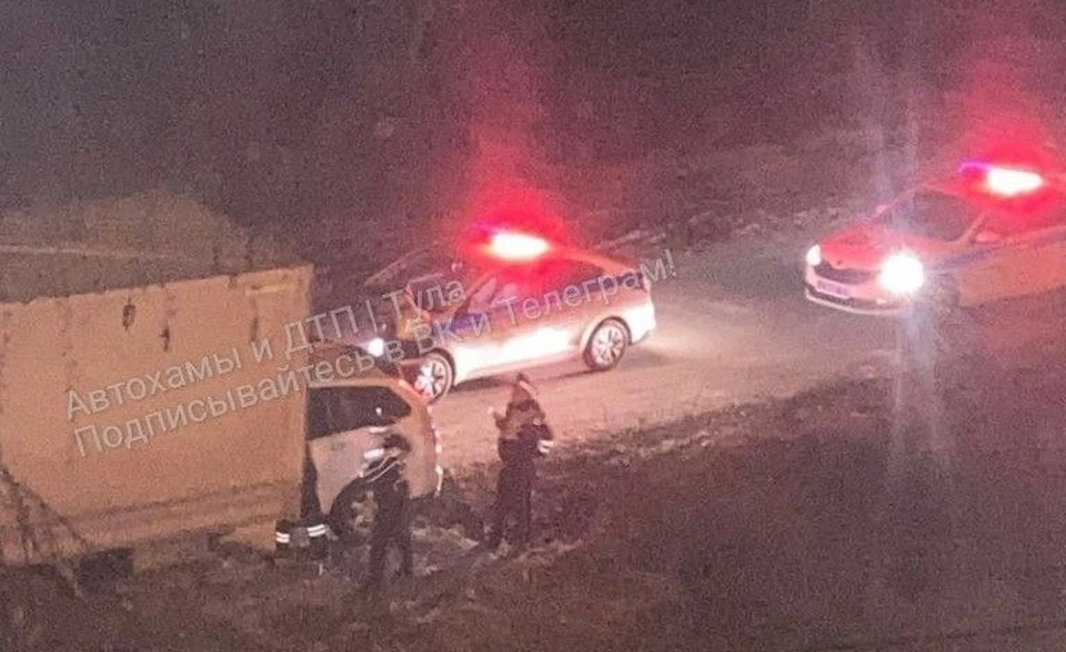 В Туле пьяный водитель автомобиля SsangYong уходил от погони ДПС и врезался в грузовик
