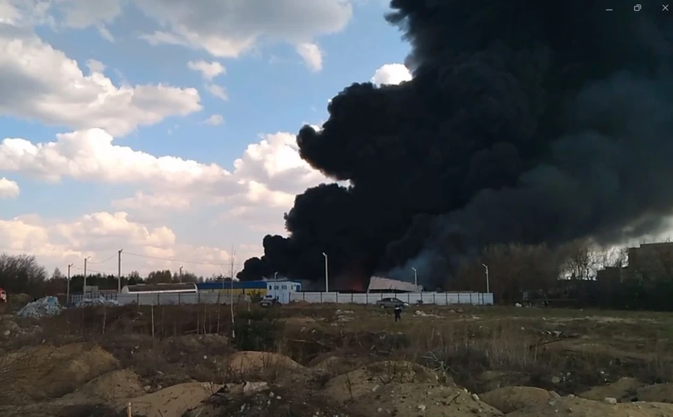 В Дзержинске крупный пожар на химическом предприятии.