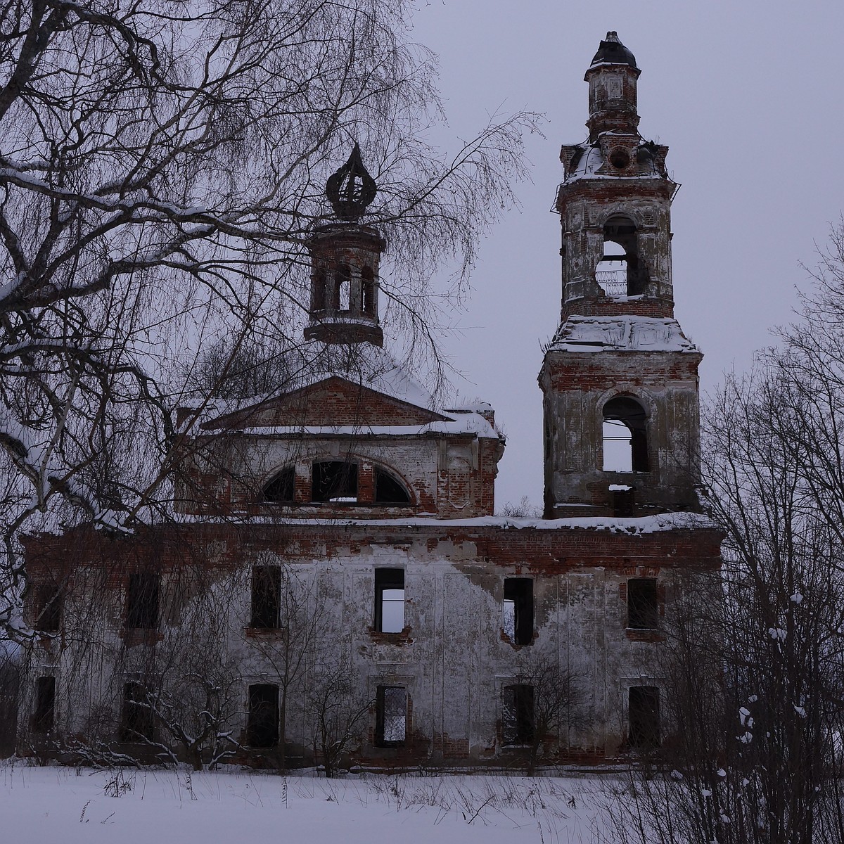 Утраченные храмы Костромской области. Почти забытая история»: фотографы  сохранили для потомков церковь Знамения Честного Креста Господня - KP.RU