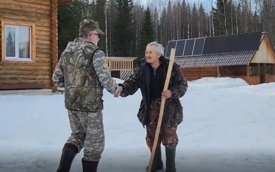 Сотрудники заповедника навестили Алексея Бахтиярова. Кадр видео: vk.com/zap.vishersky