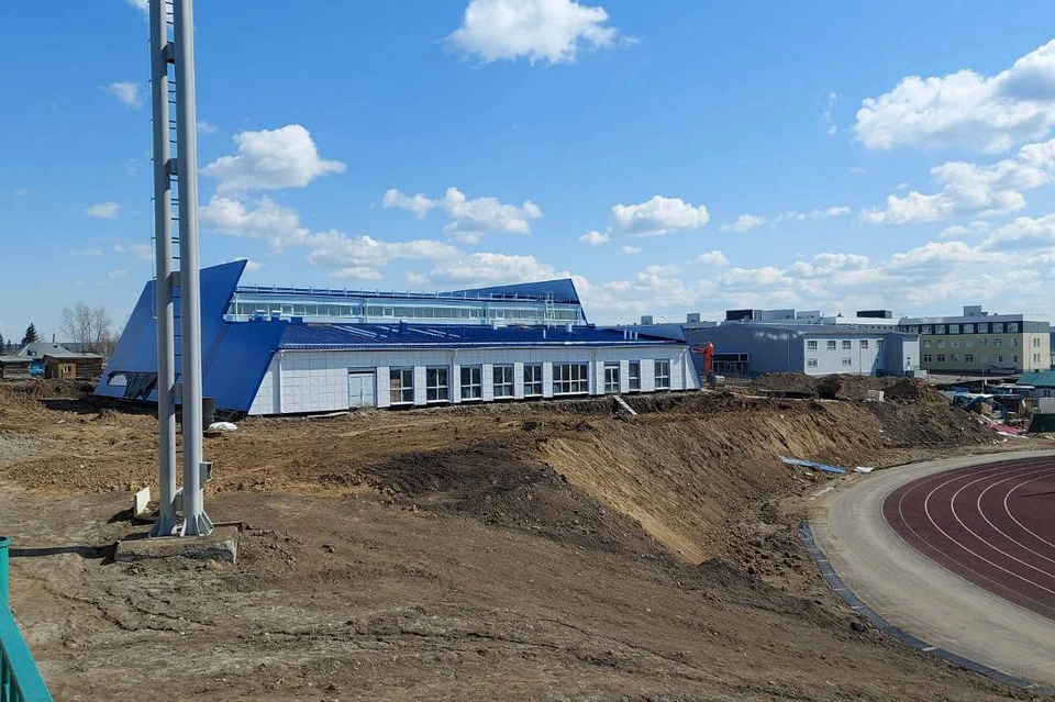 Строительство ФОКа в поселке Залари подходит к завершению