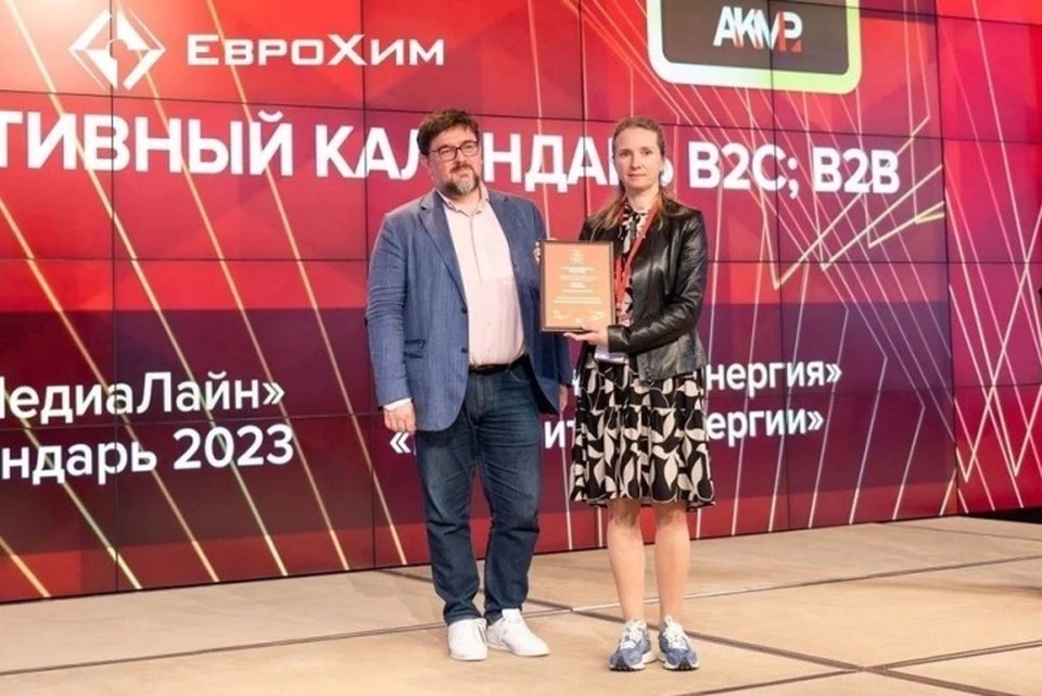 Календарь «Живописный ЕвроХим» стал своеобразной итоговой выставкой картин, написанных в течение 2022 года. Фото: Екатерина Кравцова