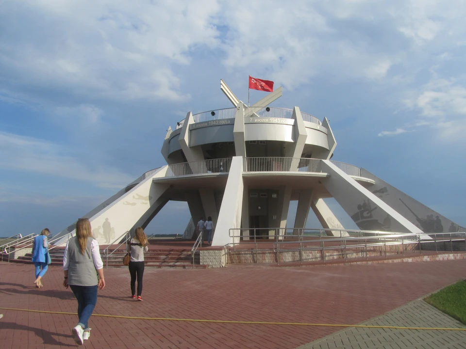 Также добровольцы собирают деньги для ветеранов