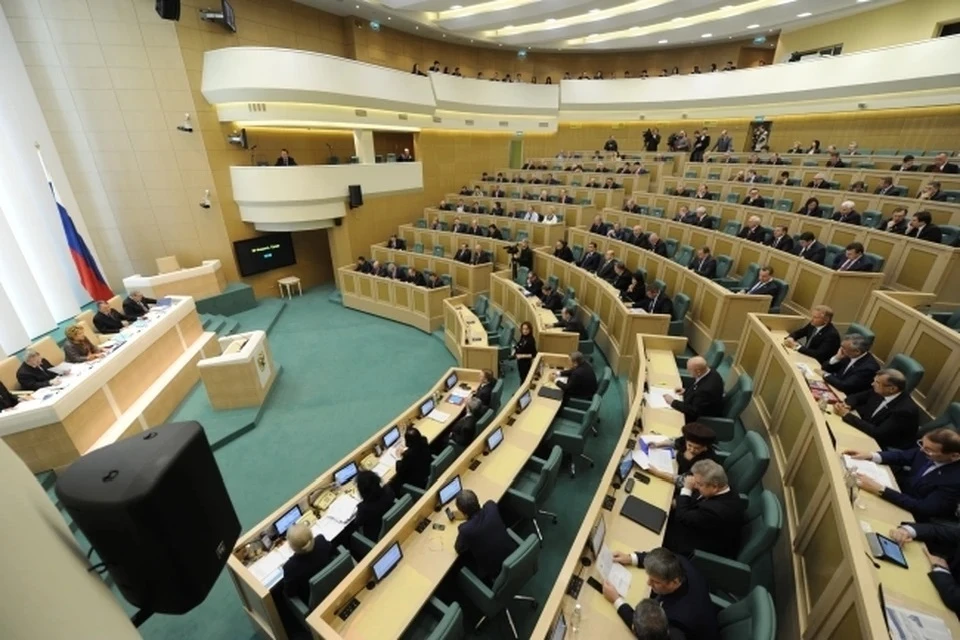 Совфед РФ одобрил закон о лишении приобретенного гражданства за дискредитацию армии и угрозу нацбезопасности