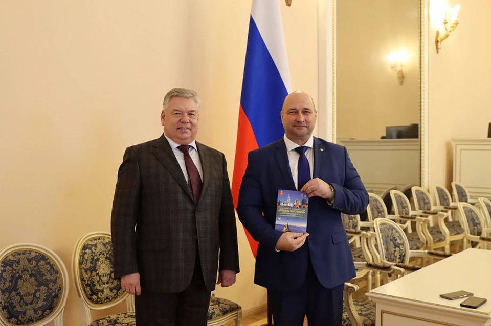 В Туле издан буклет с детскими рисунками, посвященными Севастополю