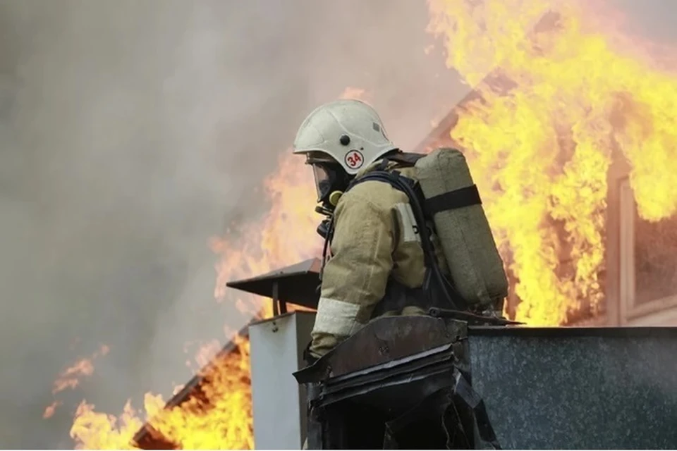 Пожар в Севастополе планируют потушить до 18:00