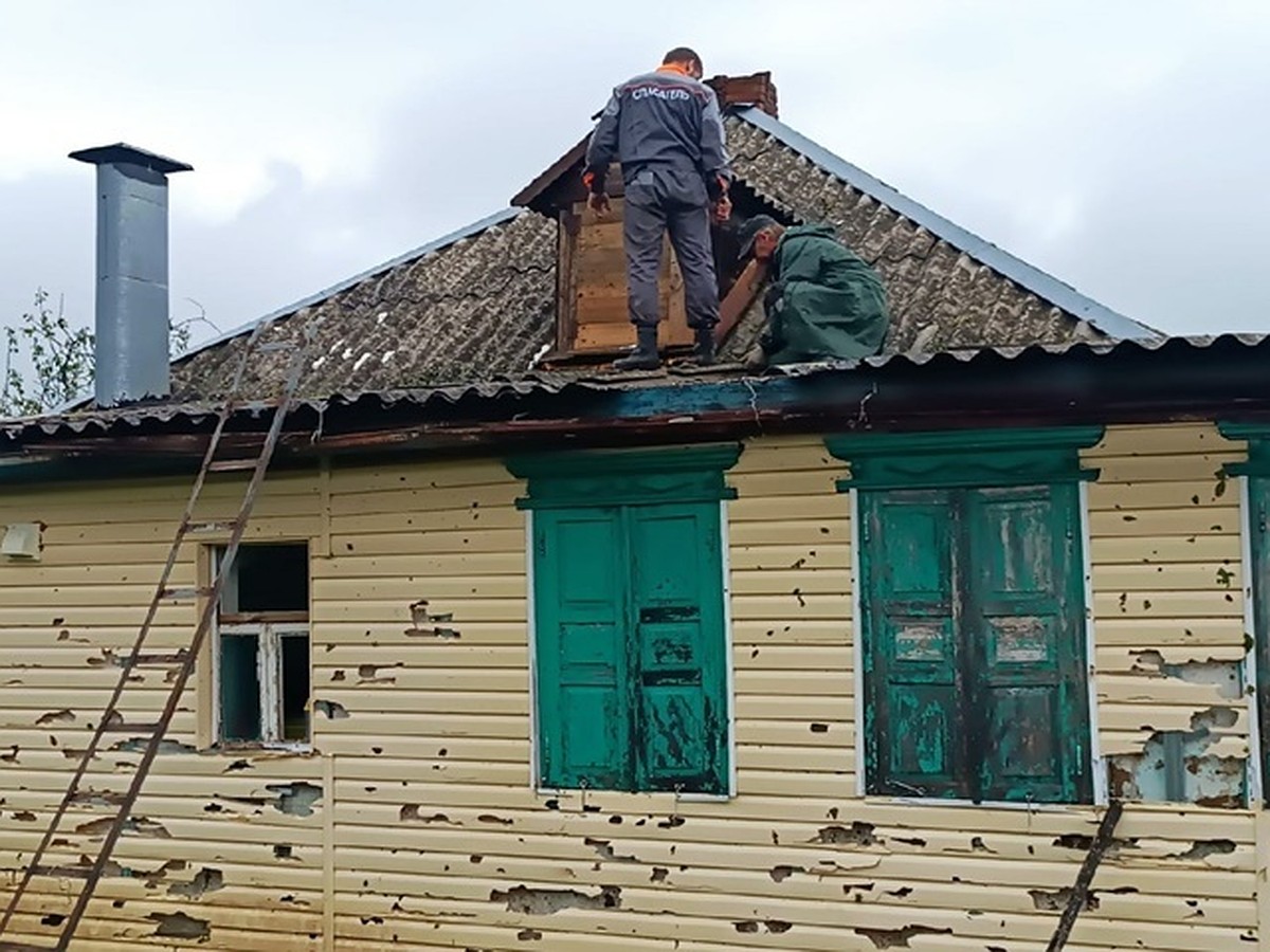 Крупный град побил крыши и фасады домов в Мостовском районе Кубани - KP.RU