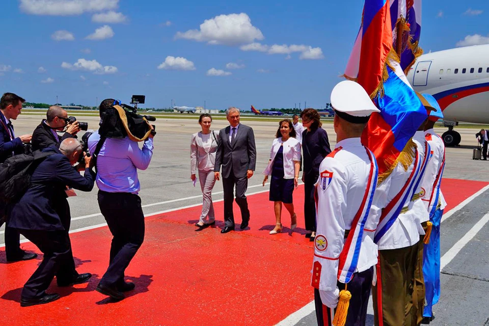 D Гаване приземляется самолёт с российской делегацией во главе с Председателем Думы Вячеславом Володиным.