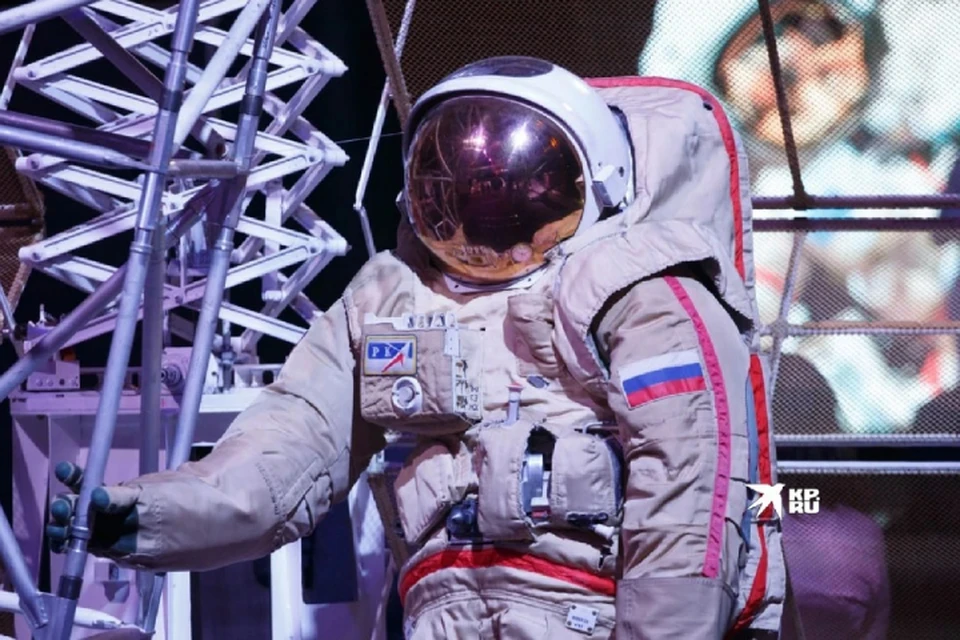 На МКС Сергей провел 185 суток, а в открытом космосе – почти семь часов.