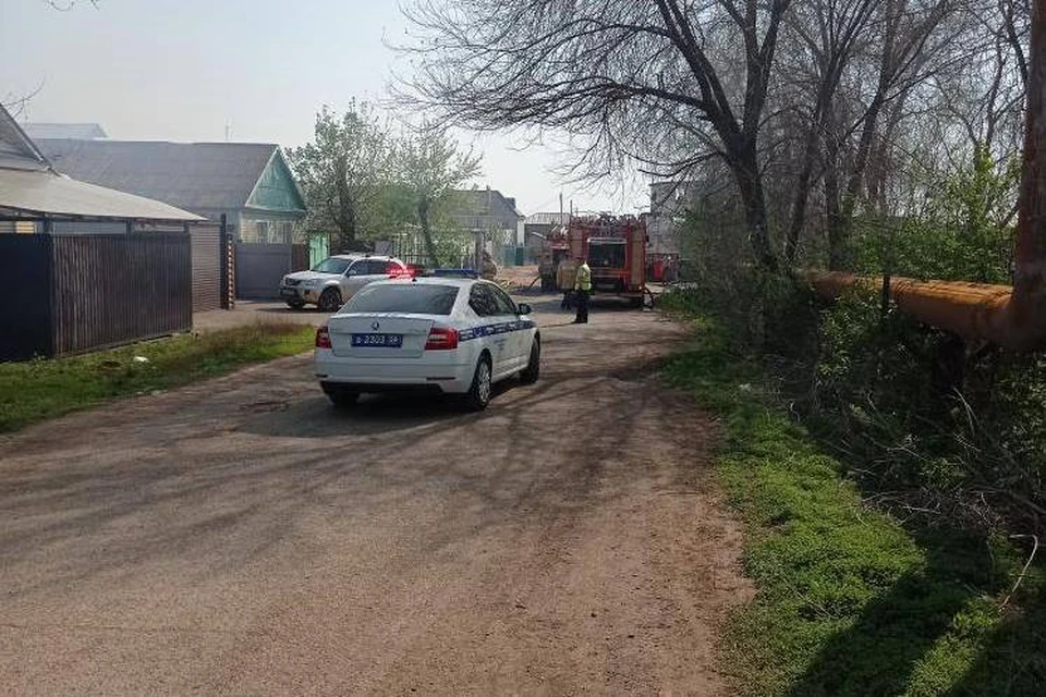 К пожаротушению привлекали силы 20 сотрудников местного пожарно-спасательного гарнизона и 7 единиц техники