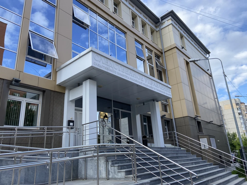 Мужчина приревновал свою возлюбленную к 48-летнему соседу.