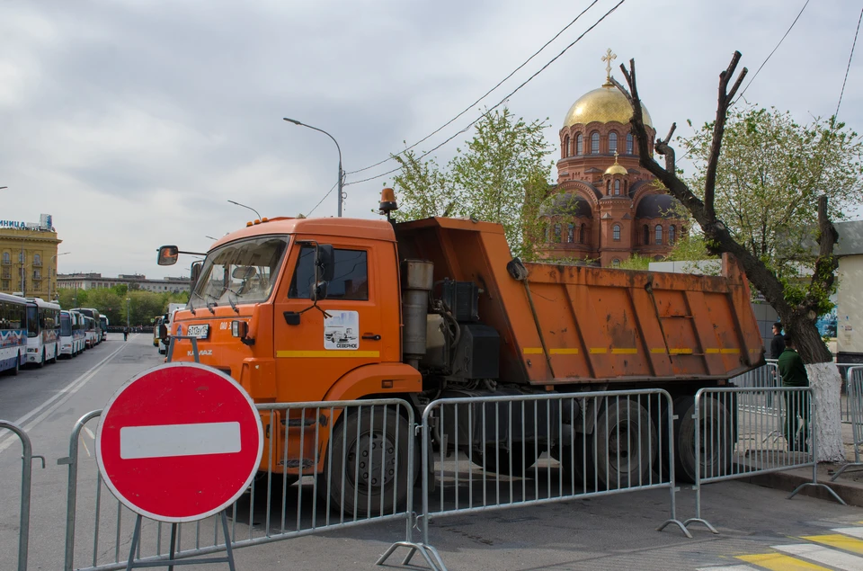 Какие дороги перекрыли в Волгограде 9 мая 2023