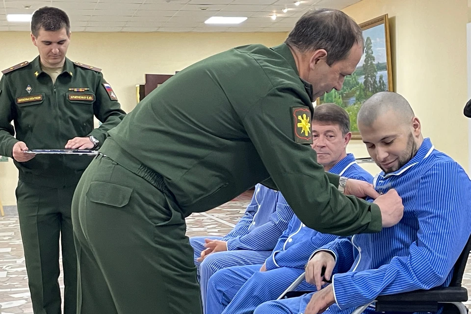 Отличившимся военнослужащим вручено три ордена «Мужества» и две медали «За отвагу»