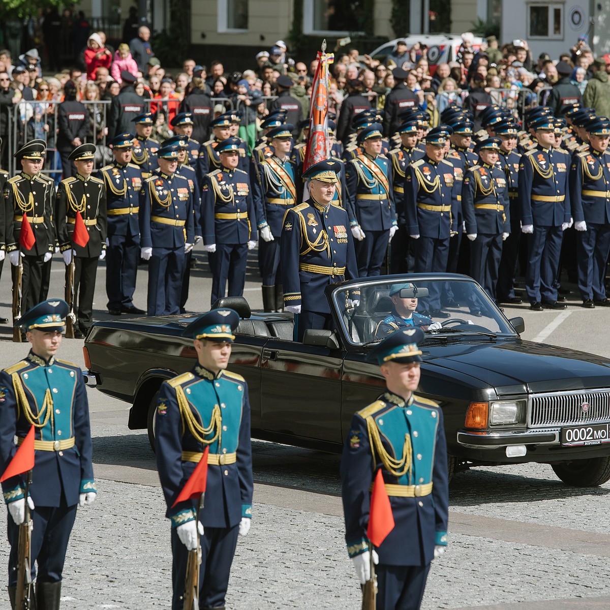 Главные фотографии Парада Победы в Воронеже 9 мая 2023 года - KP.RU