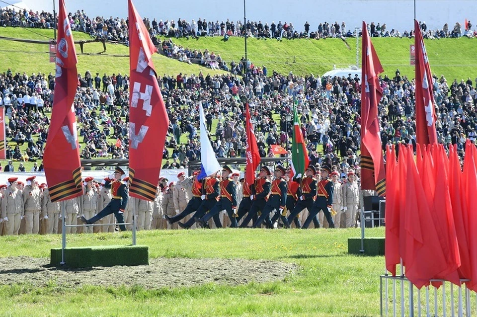 Зрители расположились как на трибунах, так и на склонах. Фото: rais.tatarstan.ru