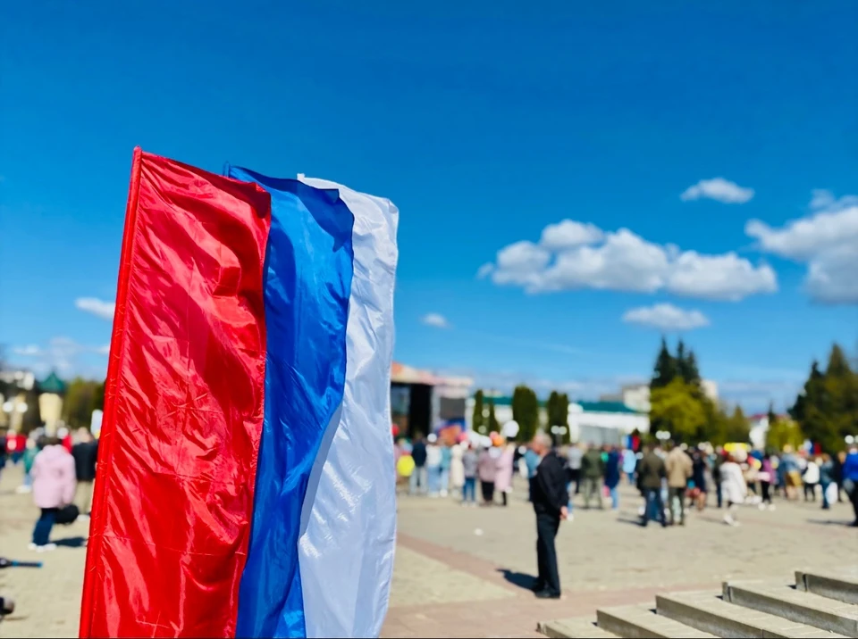 Фото: праздничный концерт на площади Мира в Костроме
