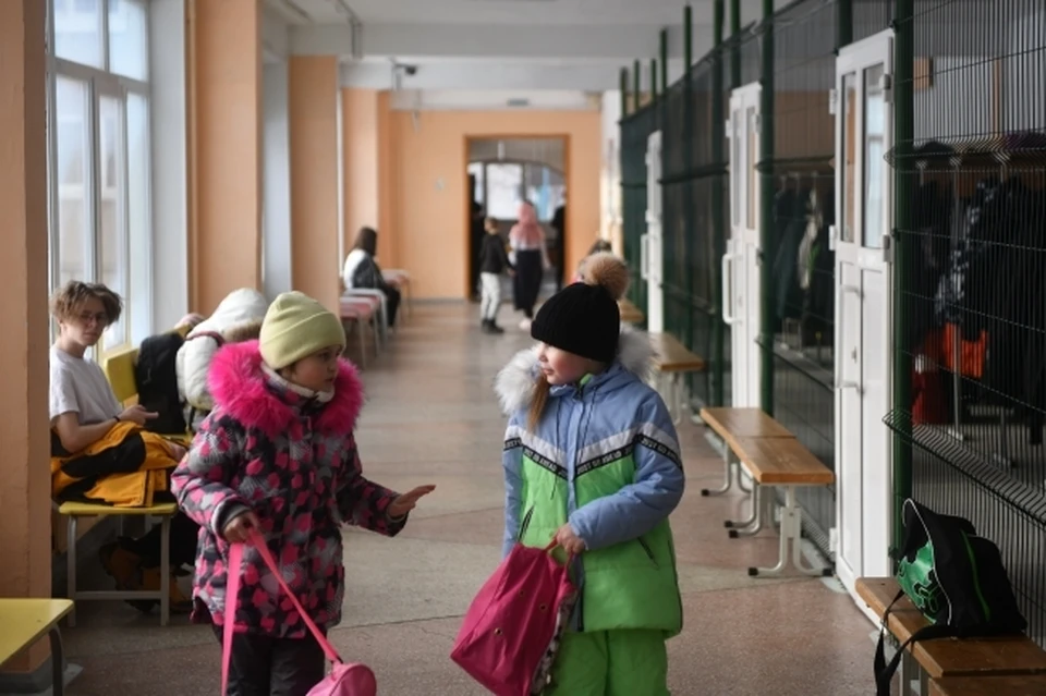 Руководитель муниципального общеобразовательного учреждения Оренбурга необоснованно завысил некоторым учителям показатели их профдеятельности