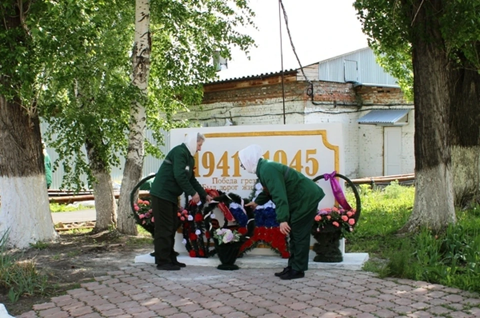 На территориях возложили цветы к монументам и памятным доскам в честь Героев. Фото: УФСИН по Самарской области