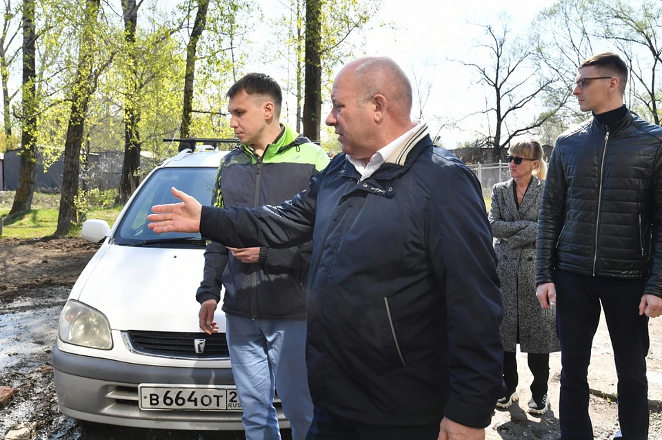 Восстановить двор на Световой после ремонта получил «Водоканалу» мэр Хабаровска Фото: администрация Хабаровска