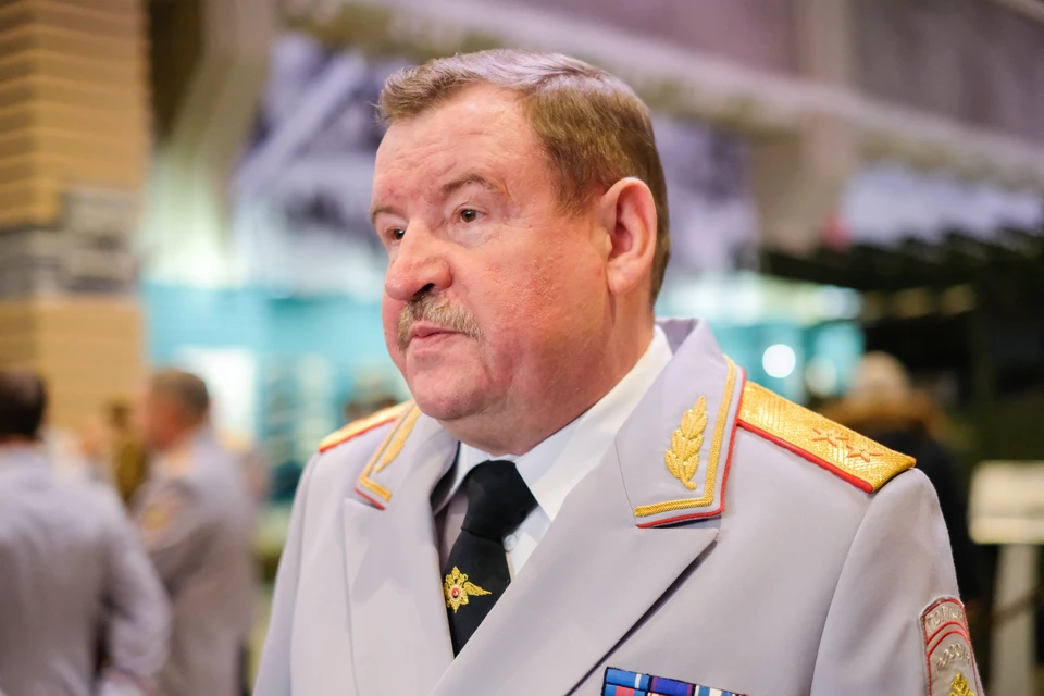 Следственный комитет обвинил экс-главу МВД Петербурга в создании ОПГ