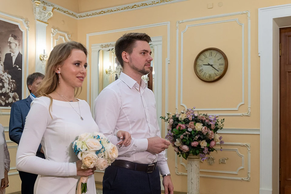 Москвичи стали чаще регистрировать брак без гостей или звать по минимуму.