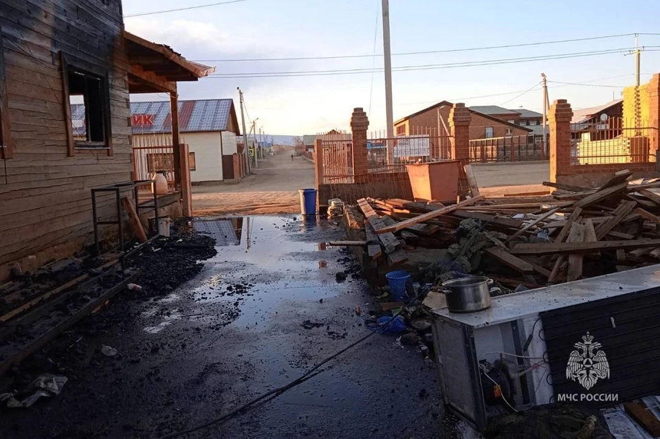 Кафе сгорело в поселке Хужир на острове Ольхон в Иркутской области