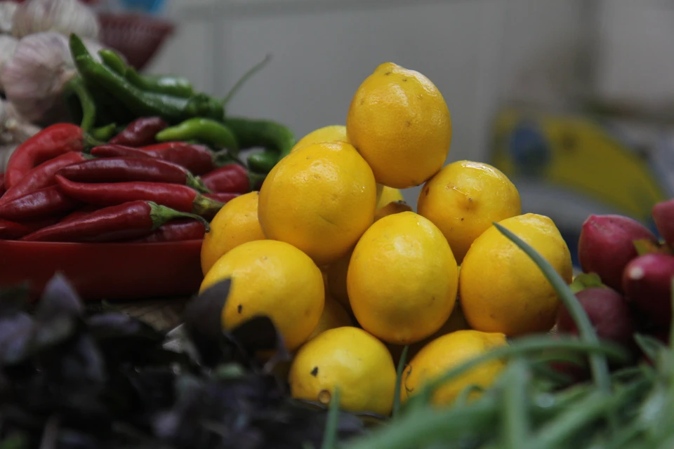 Среди продуктов больше всего за апрель 2023 года выросли цены на лимоны