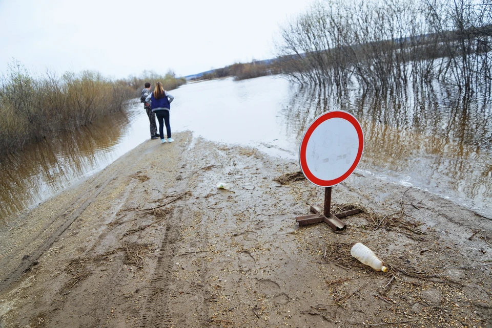 В Чаинском районе Томской области закрыли два участках дороги из-за переливов