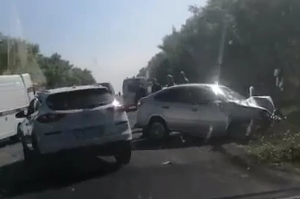 Пять человек пострадали в тройном ДТП на трассе под Липецком