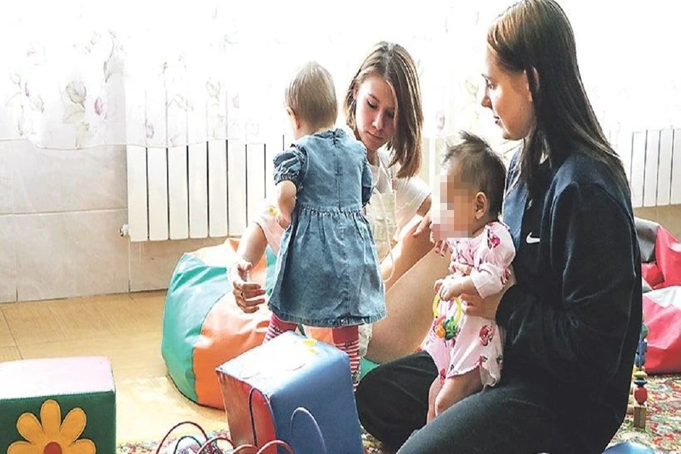 Новосибирский центр «Радуга» помогает юным мамам воспитывать детей. Фото" Ведомости Заксобрания НСО".