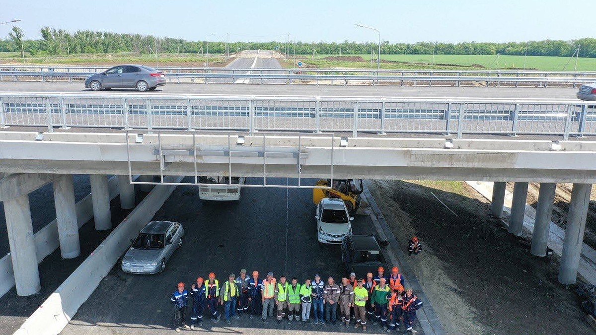 Дорога к морю стала короче. На трассе к Крымскому мосту запустили движение  по новому путепроводу - KP.RU