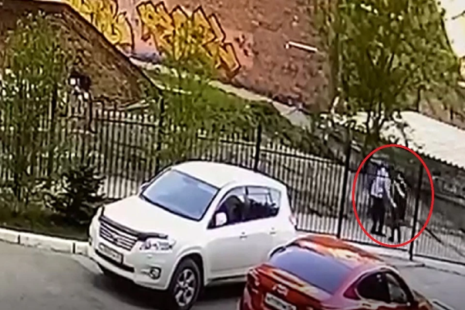 Следователи проводят проверку после нападения прохожего на девочку-подростка в Новосибирске. Фото: "Горский микрорайон".