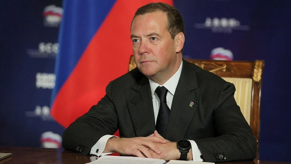 Медведев назвал цель США в украинском конфликте