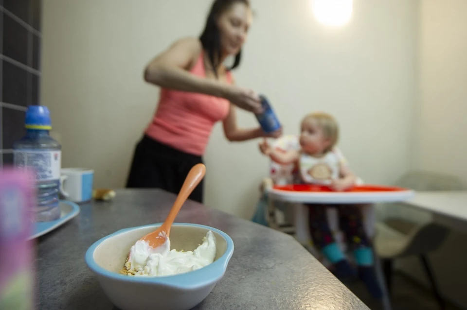 Под Новосибирском молодой матери выдали просроченную смесь для младенца.