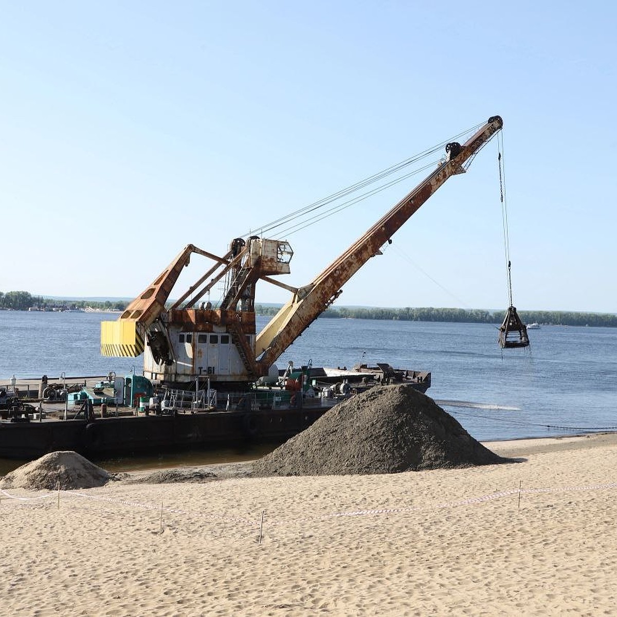 Около 18 тысяч тонн песка завезут на городские пляжи Самары к лету 2023  года - KP.RU