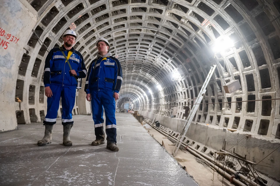 Строительство первого участка коричневой линии метро Петербурга завершено почти на 50%