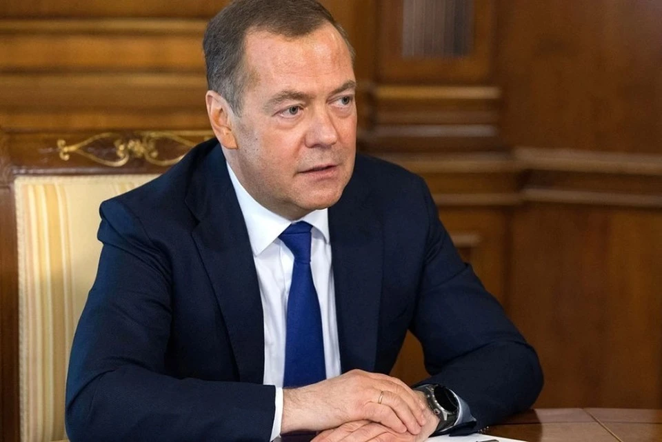 Медведев заявил, что "корейский сценарий" для Украины был бы предпочтительнее