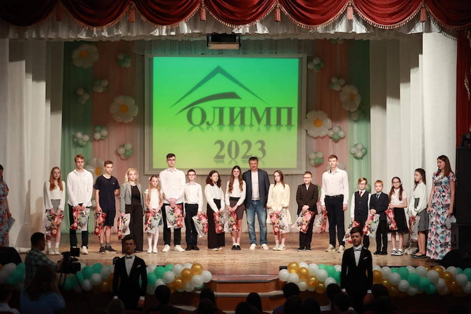 137 дзержинских школьников приняли участие в торжественной церемонии «Олимп»