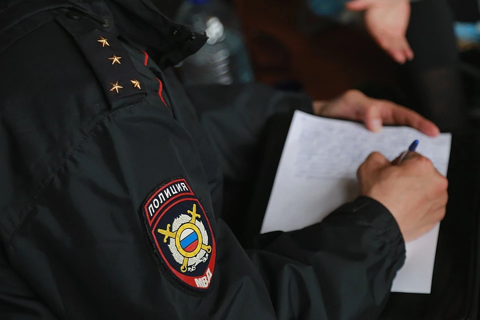 В Красноярске мужчина с ножом напал на пункт выдачи товаров