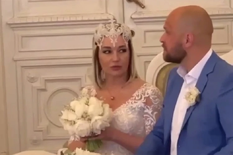 Похудевшая Татьяна Буланова тайно вышла замуж за молодого экс-теннисиста