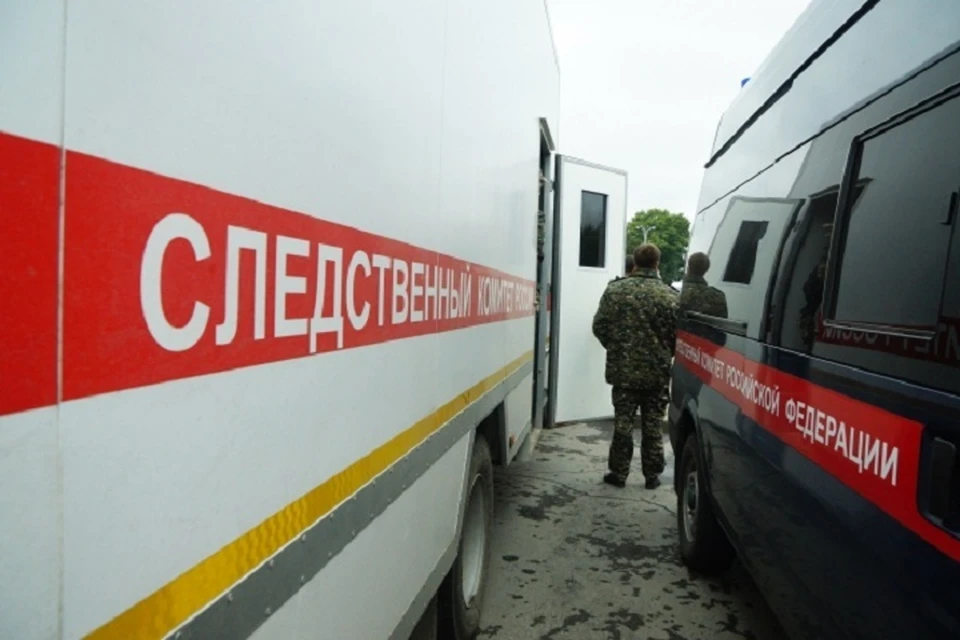Очевидцы увидели тело мужчины утром у дверей магазина