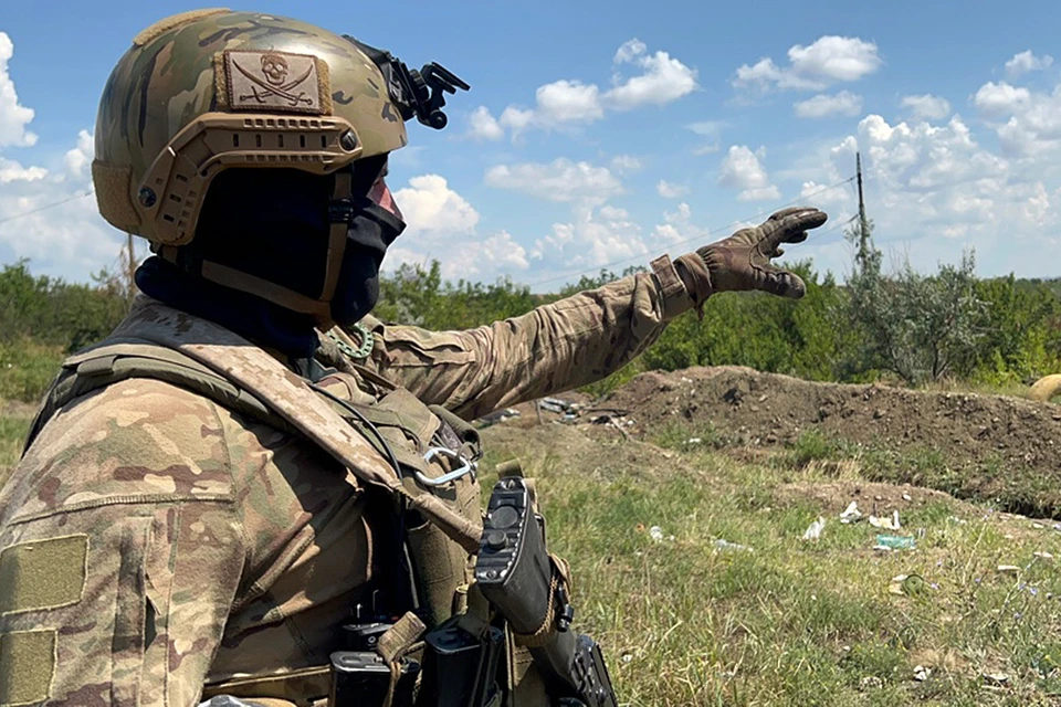 С 24 февраля российские военные проводят на Украине спецоперацию по денацификации и демилитаризации страны.