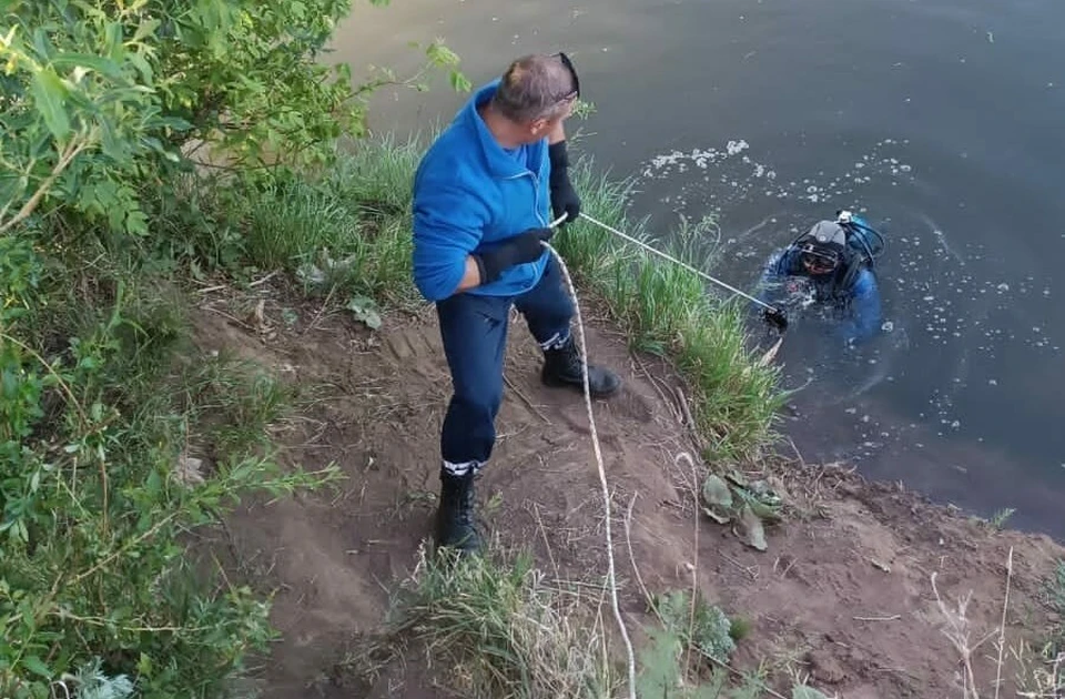 Водолазы обнаружили тело утонувшего в восьми метрах от берега