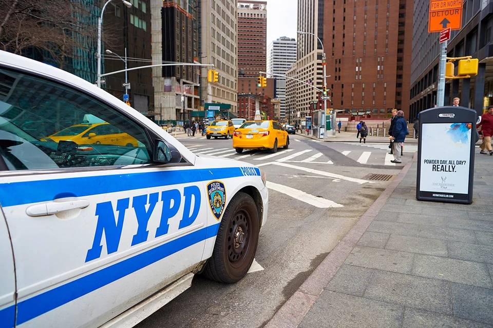 Оказывается, честность не в почете в рядах полиции Нью-Йорка.