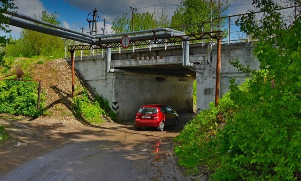 Склады калуги. Путепровод. Калуга улица дорожная 17. Асфальтовая улица.