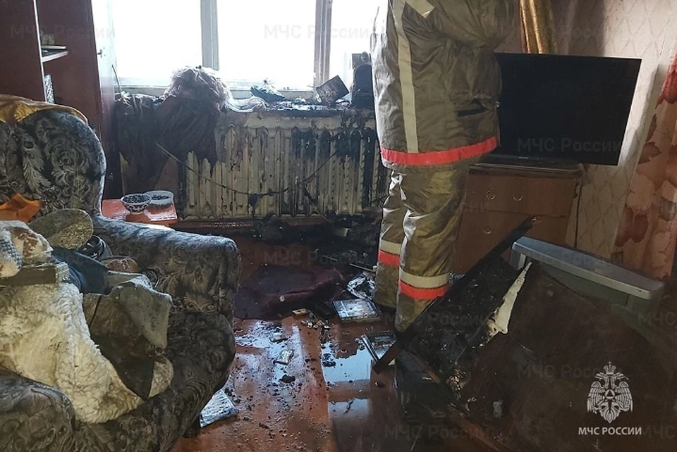 Квартира загорелась в поселке Усть-Омчуг в Магаданской области