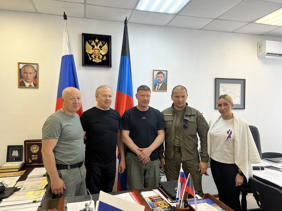 Глава и представители Правительства Башкортостана поздравили мариупольцев с Днем России и обсудили с мэром культурное и экономическое сотрудничество. Фото: Моргун/ТГ